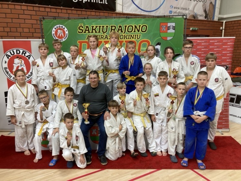 Džiugios naujienos: Jurbarko sporto centro dziudo sportininkai i&scaron;kovojo antrąją komandinę vietą čempionate!